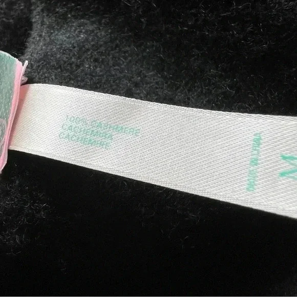 Aqua Women’s Black Low Cut 3/4 Bell Sleeve 100% Cashmere Sweater Jumper Medium - Picture 7 of 14